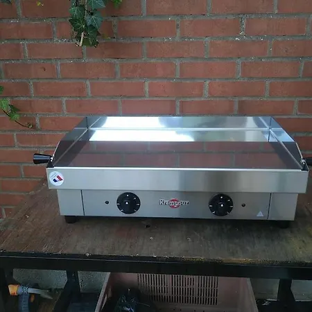 La Brise Malouine Au Bord De Avec Jardin Сasa de vacaciones *